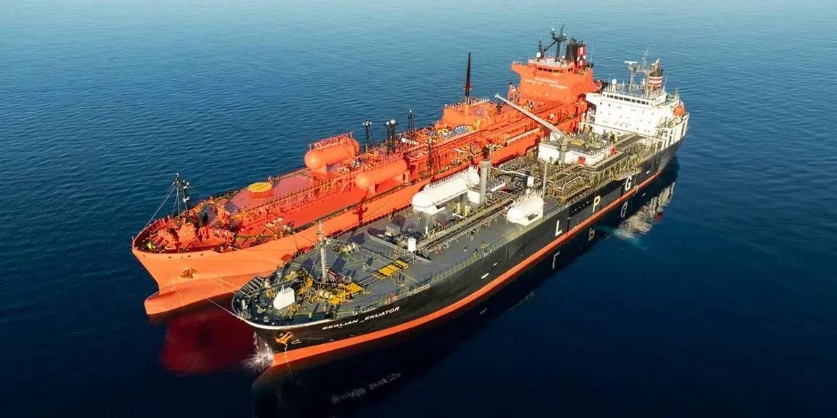 NYK провела бункерування аміаком з судна на судно на верфі Аріаке