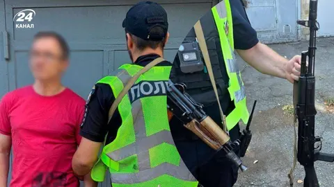 У Києві військовий погрожував перехожому трофейним автоматом