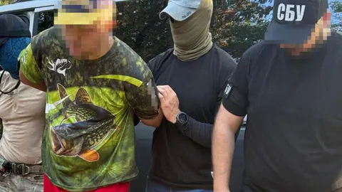 На Буковині чоловік вів стрім біля військової частини: оголошено підозру
