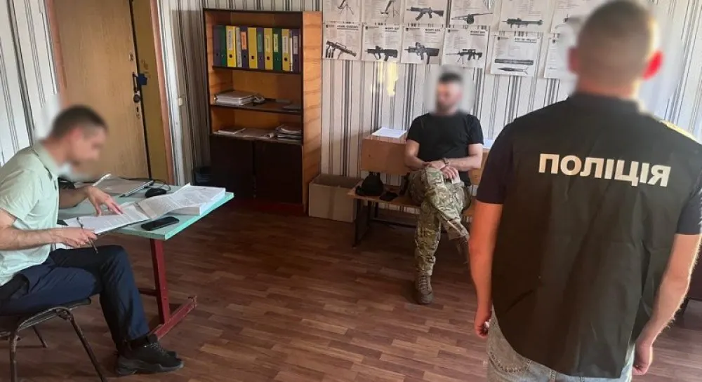 На Львівщині екскомандир військової частини незаконно нарахував 16 млн грн «бойових»