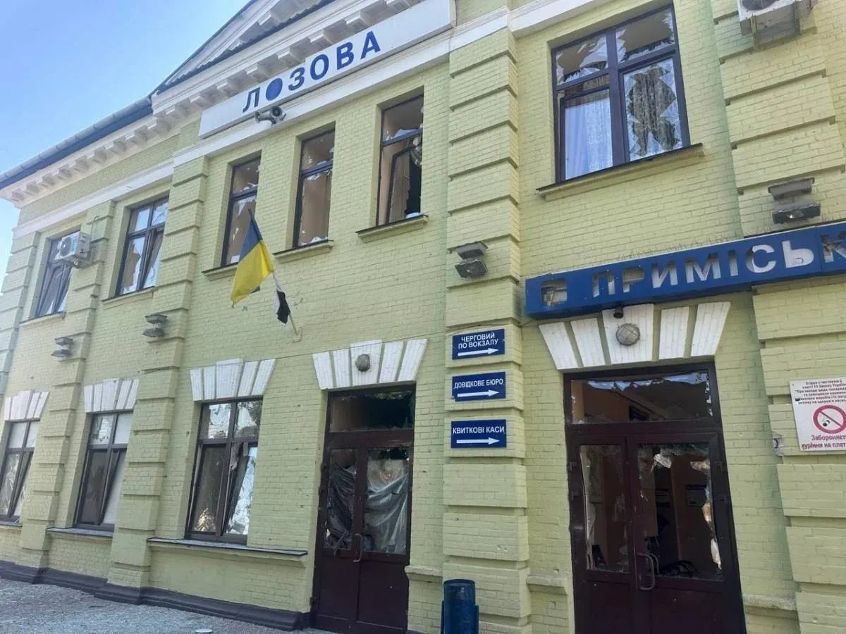 Удар по залізничній станції у Лозовій: двоє загиблих, восьмеро поранених