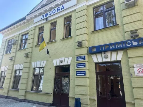 Удар по залізничній станції у Лозовій: двоє загиблих, восьмеро поранених