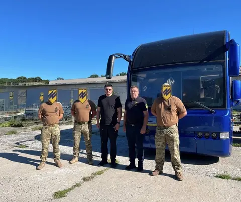 Волинська митниця передала «Азову» конфіскований автобус-примару