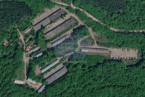 У Севастополі після атаки дронів горять склади техніки та аеродром