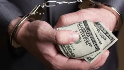 У Львові військовий медик вимагав $1000 за довідку для ВЛК