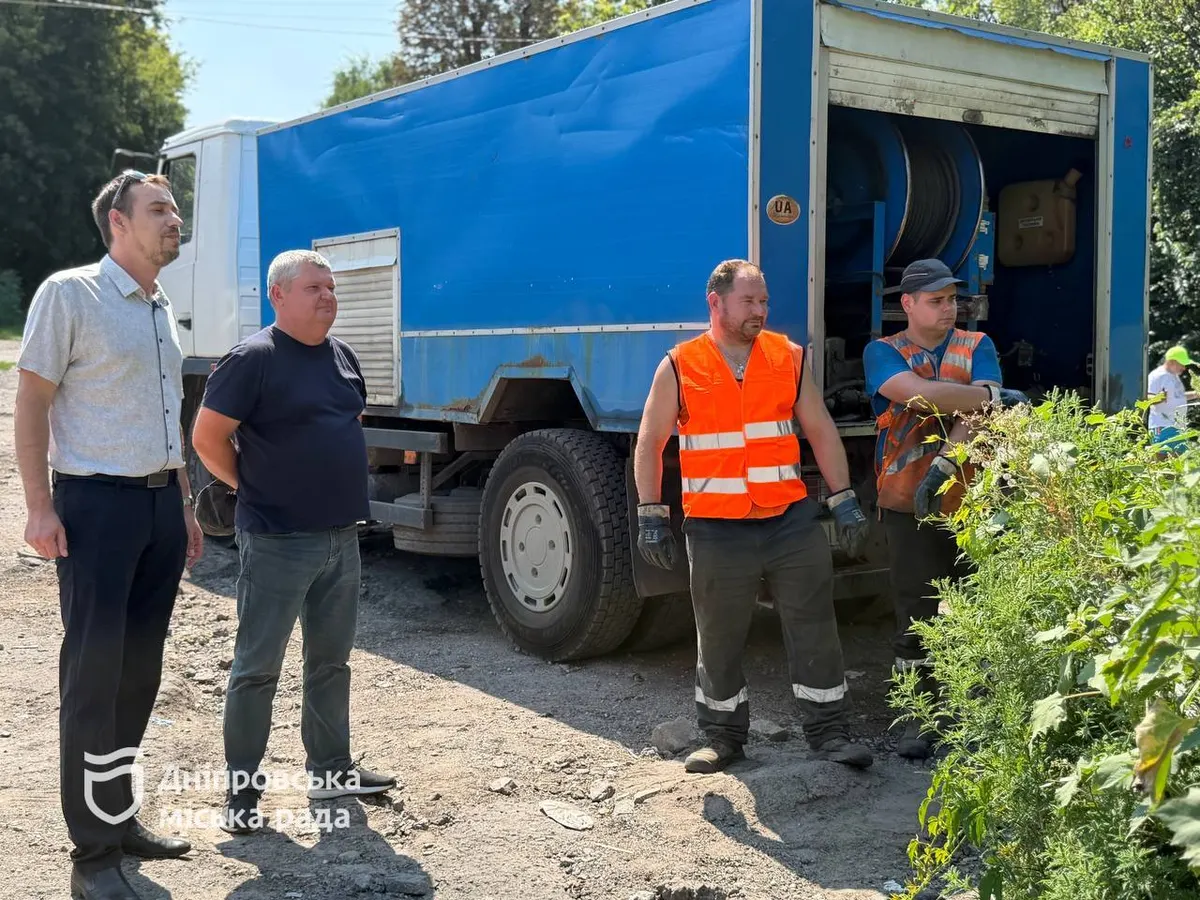 У Дніпрі готують водогони до зими: ремонт на Метробудівській та каналізації