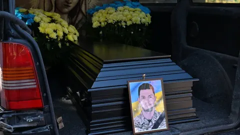 На Тернопільщині попрощалися з 27-річним бійцем Віталієм Плахотним