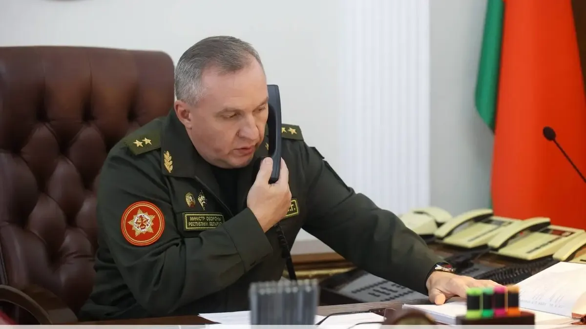 Білорусь оголосила перевірку боєготовності армії — прибувають військовозобов’язані