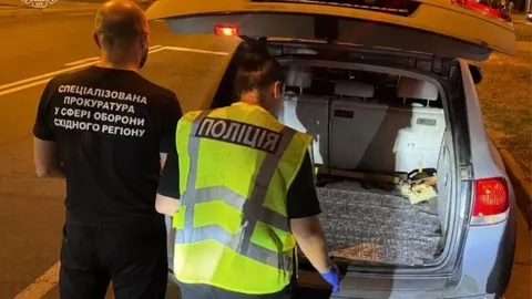 Командира взводу ЗСУ затримали за вимагання $20 тисяч за вплив на ТЦК та ВЛК
