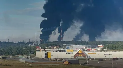 Сили оборони уразили два НПЗ у РФ і ретранслятори для дронів