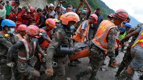 У Непалі з тунелю врятували двох робітників ГЕС після 9 днів