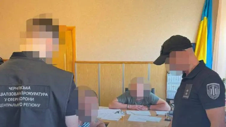 У Прилуках військовий ТЦК зламав руку чоловікові: ДБР оголосило підозру