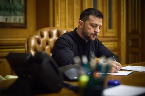 Зеленський утворив військову адміністрацію на Сумщині