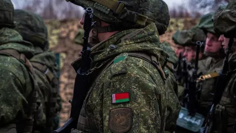Білорусь формує нову десантно-штурмову бригаду біля кордону з Україною