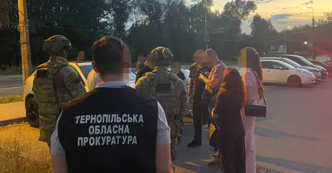 На Тернопільщині адвоката підозрюють в організації виїзду військовозобов'язаного