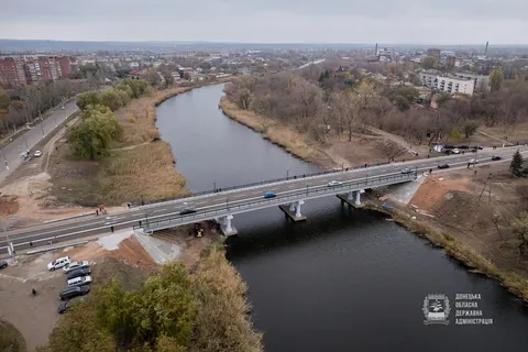 Окупанти на Краматорському напрямку б'ють по мостах і цивільних авто, — військов
