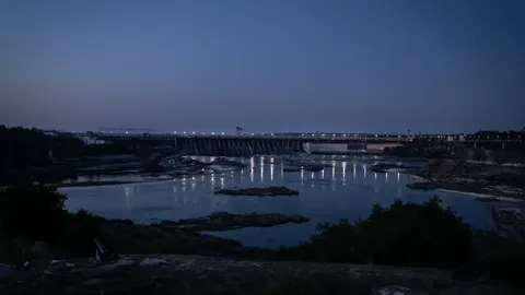 Росія використовує висохле Каховське водосховище для просування до Запоріжжя