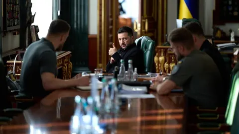 Зеленський: удар по Новоросійську виконаний комбіновано, уражено кораблі РФ