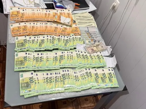 Контрабанда 17 автівок під виглядом гуманітарки: справу скеровано до суду