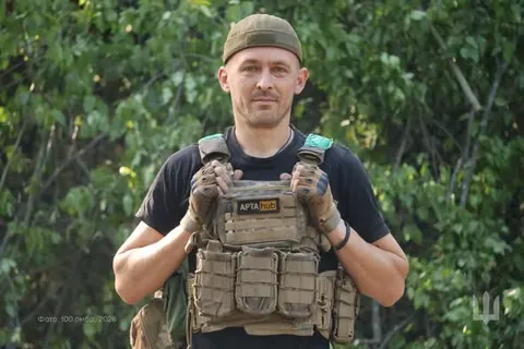 40-річний артилерист зі 100 ОМБр став дідусем дворічної онуки