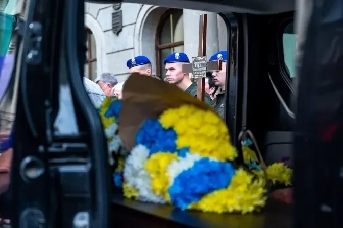 Львів попрощається з двома військовими: Ігорем Окісом та Антоном Стабровським