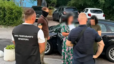 Офіцерку Генштабу ЗСУ затримали за хабар за списання зі служби