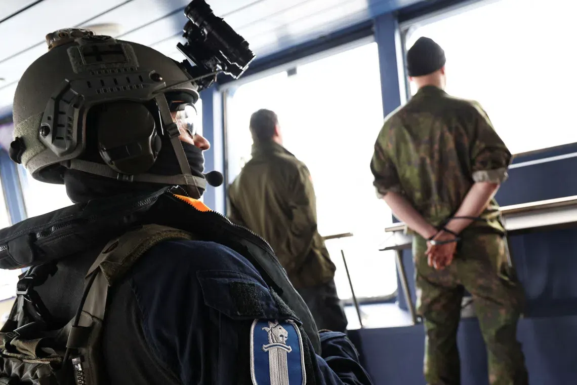 Фінляндія відпрацьовує обшук підводних суден у Фінській затоці
