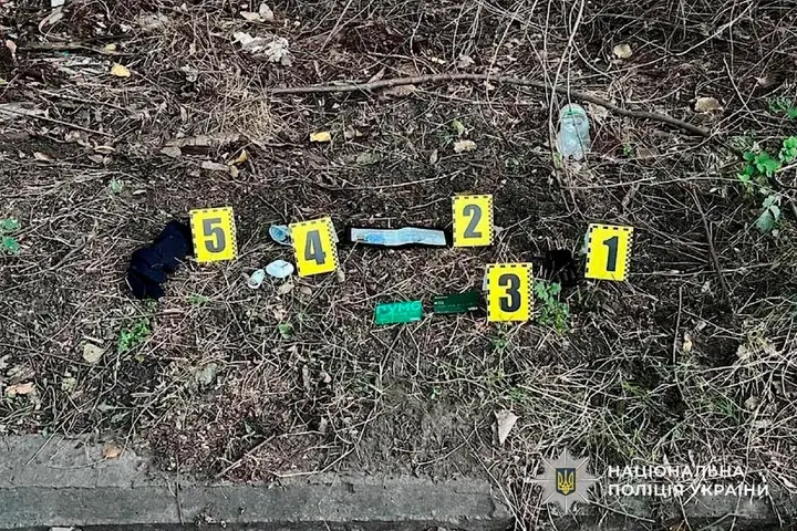 У Дніпрі двоє чоловіків побили військового й забрали сумку з грошима