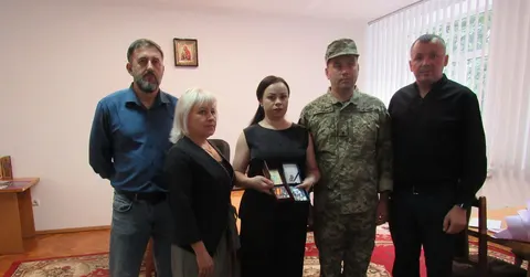Воїна з Тернопільщини посмертно відзначили двома нагородами