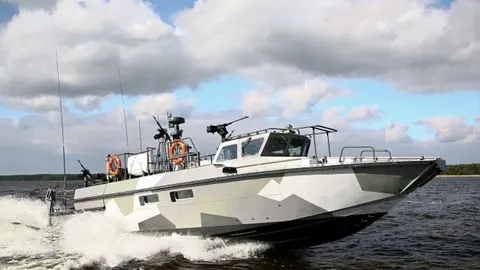 Сили оборони уразили катер БК-16, РЕБ «Красуха-4» та склади РФ