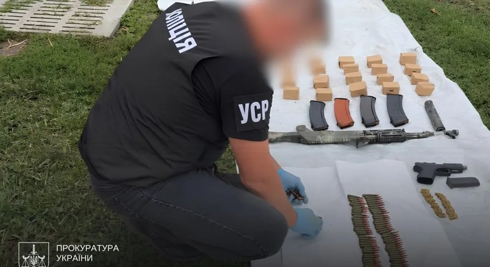 На Волині викрили канал збуту зброї з району бойових дій: трьох затримано