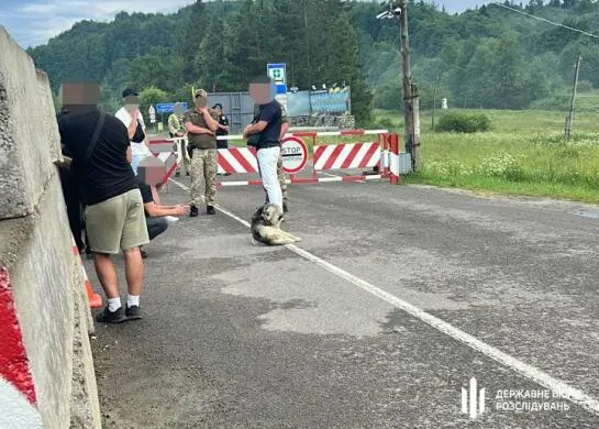 Майора НГУ затримали за спробу переправити військовозобовʼязаних до Словаччини
