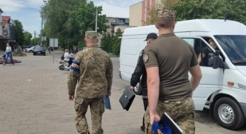 Теракт на Львівщині: СБУ затримала двох підозрюваних у вибуху біля ТЦК