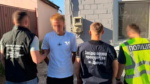 Справу дніпрянина, який за 8 тис. доларів обіцяв вивезти військовозобов'язаного