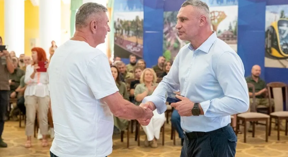 Кличко нагородив 61 захисника до 35-ї річниці Незалежності