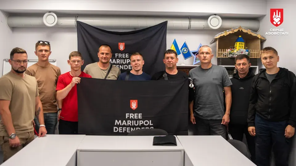 У Львові тренер «Серця Азовсталі» зустрівся зі звільненими захисниками