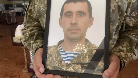 У Хмельницькому попрощалися з воїном Олексієм Ротком, який загинув на Харківщині