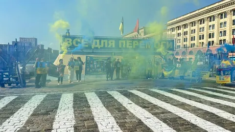 У Харкові родини полонених і зниклих оборонців провели акцію з фаєрами