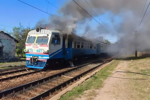 1669-й день війни: удар по приміському поїзду на Харківщині, «Нова пошта» зупиня