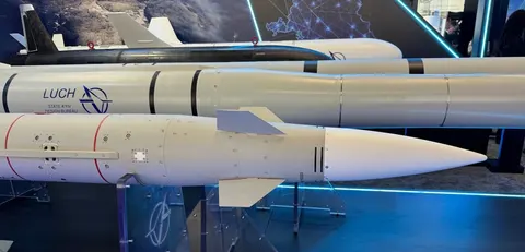 Україна показала нову зенітну ракету РК-19 для ЗРК «Оса»