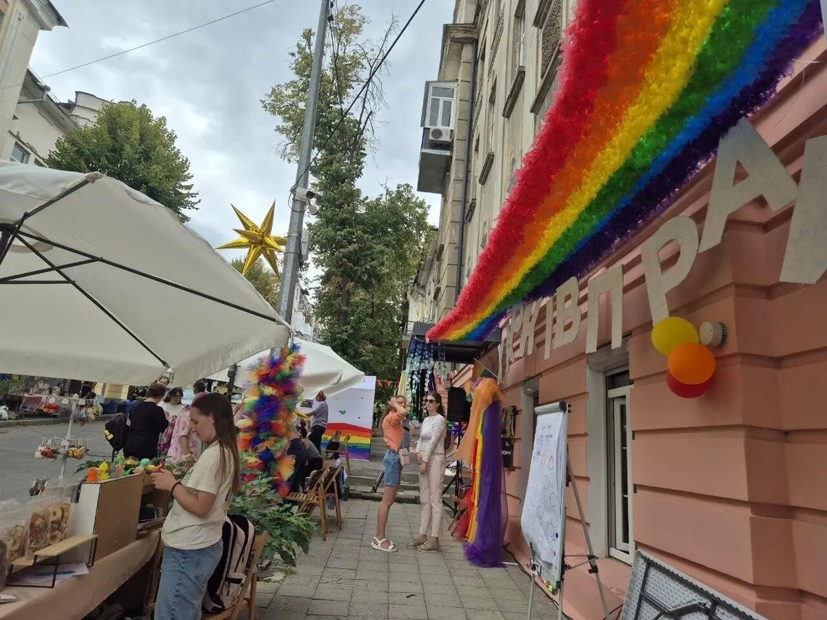 У Харкові стартував «ХарківПрайд»: ярмарок, лекції та збір для військових
