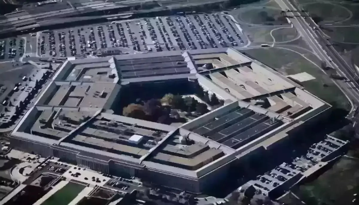 Журналісти Stars and Stripes позиваються до Пентагону через звільнення