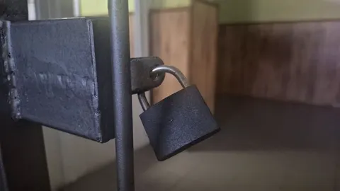 На Сумщині судитимуть посадовицю через переплату на закупівлях для ЗСУ