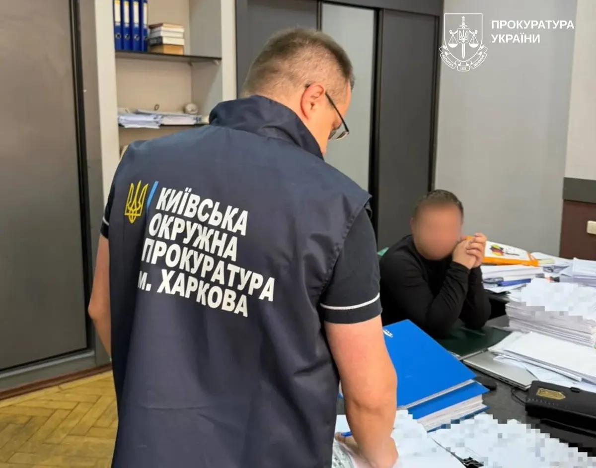 У Харкові судитимуть таксиста за вивезення військового з частини за $800