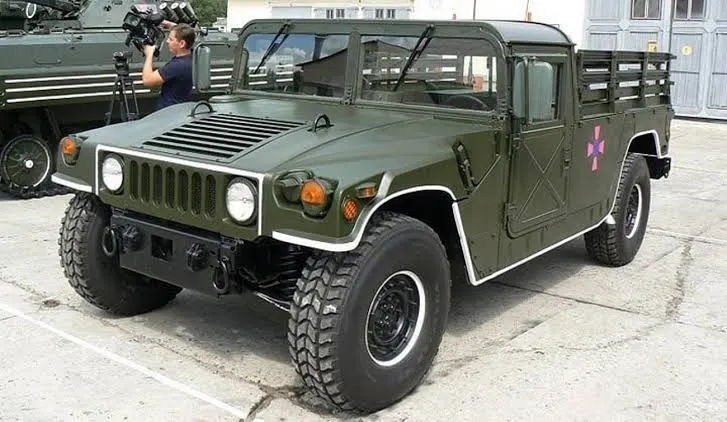 Україна переобладнала перші HMMWV у роботизовані платформи