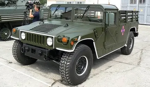 Україна переобладнала перші HMMWV у роботизовані платформи