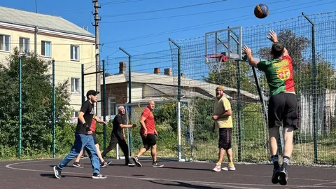 У Бердичеві Тиждень молоді завершився турніром зі стритболу за участю військових