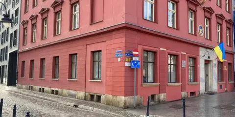 Українців за кордоном автоматично братимуть на військовий облік у консульствах