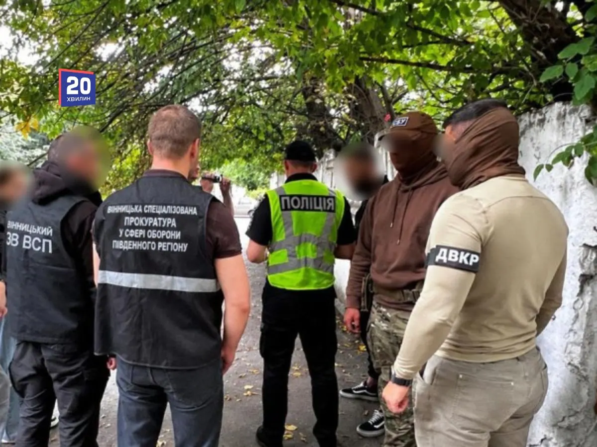На Вінниччині затримали двох за обіцянку перевести військового до тилової частини за $6000
