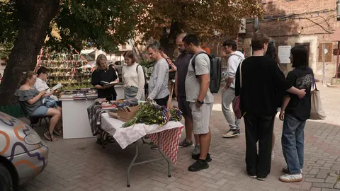 У Сумах книжковий ярмарок зібрав майже 6 тисяч гривень на ЗСУ